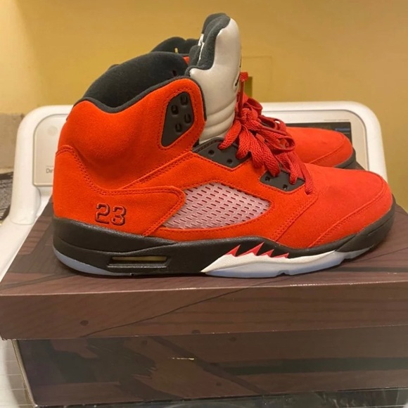Jordan 5 Raging Bull - Picture 2 of 10